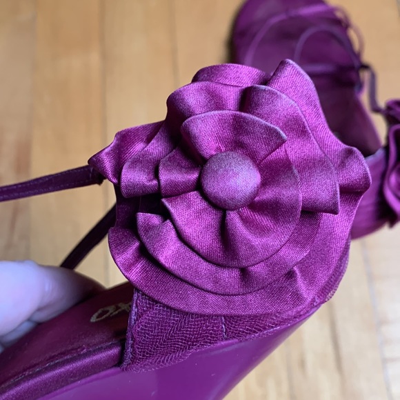 3/25$ XOXO satin sandals - Picture 6 of 8